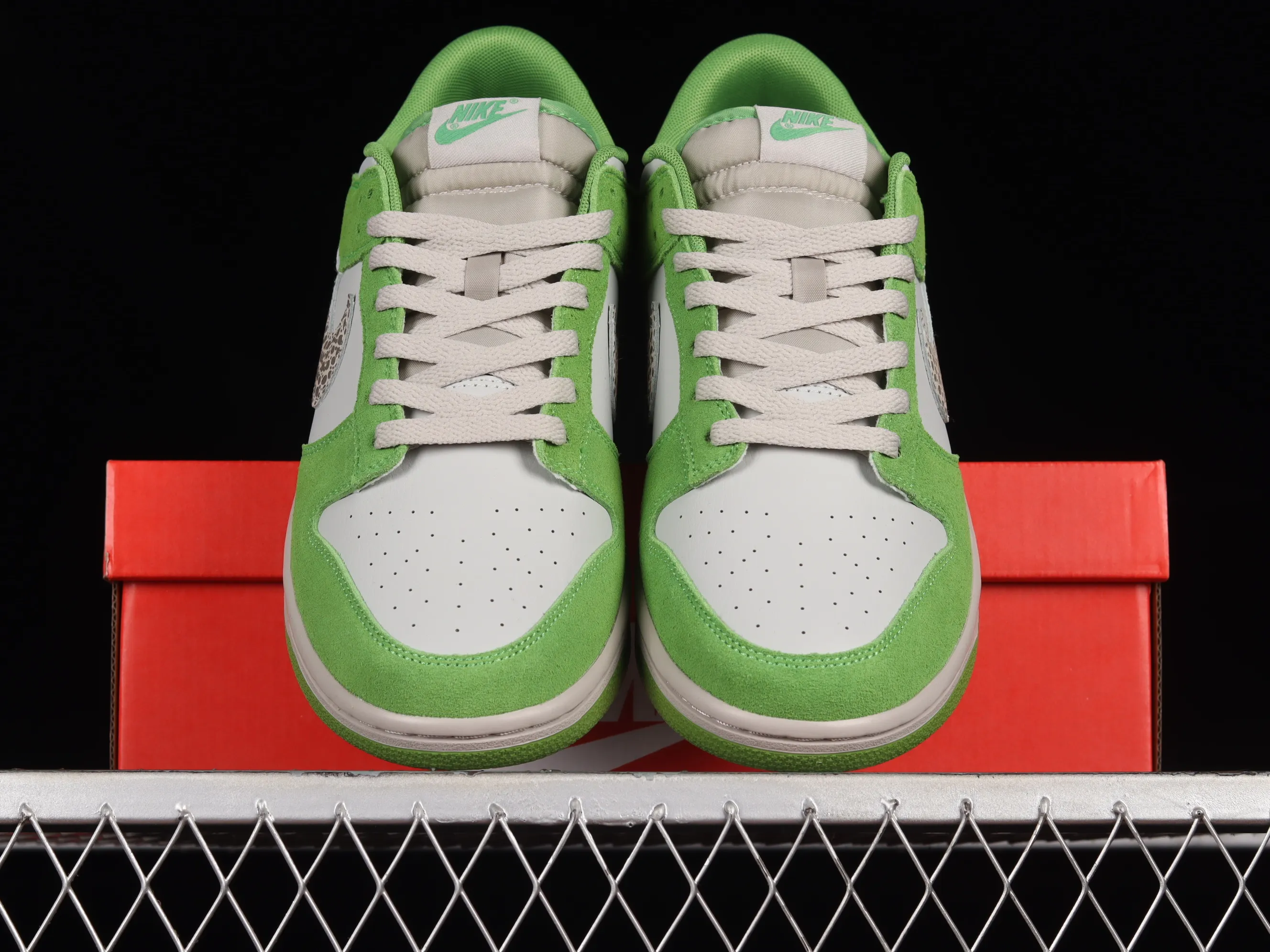 All categories Nk SB Dunk series Nk SB Dunk Low low-top sneakers F version Nk Dunk Low "Safari Swoosh" hunting style SB low-top sports and leisure sneakers DR0156-300
